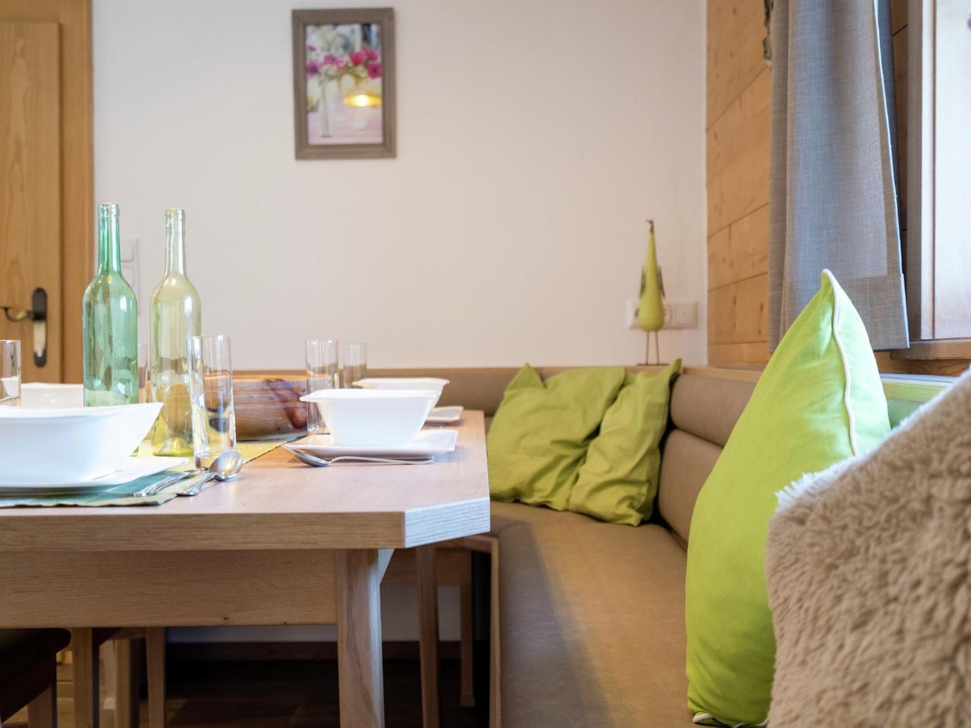Cozy Feel Good Holiday Apartment In ลีโอกัง ภายนอก รูปภาพ
