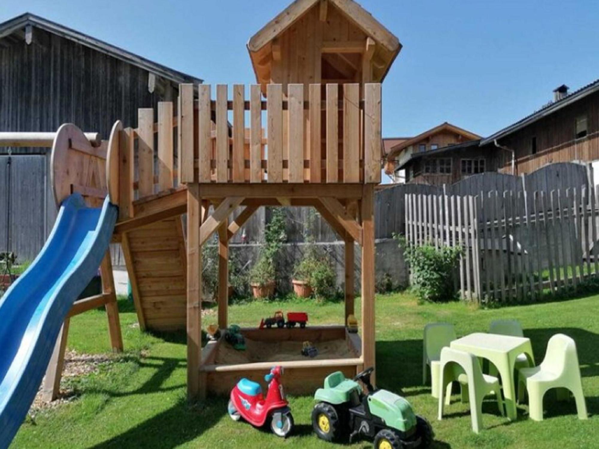 Cozy Feel Good Holiday Apartment In ลีโอกัง ภายนอก รูปภาพ
